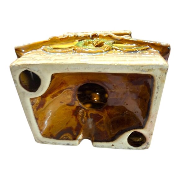 Elements Santa Going Down Chimney W/ Lantern Rooftop Ceramic Christmas Figurine - Picture 6 of 11